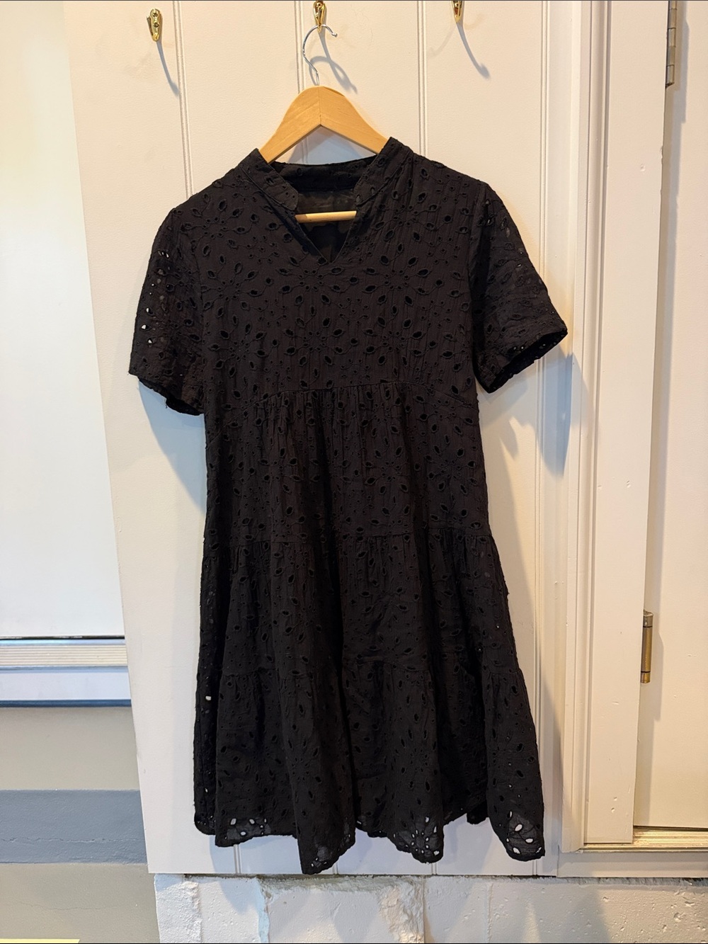Source Unknown Black Eyelet Short Sleeve Tiered Dress